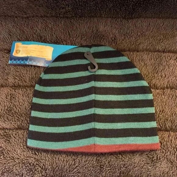 NWT Harry Potter Slytherin Gryffindor Reversible Knit Beanie Winter Hat - Picture 2 of 2